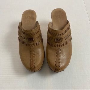 Vintage style ugg clog shoes